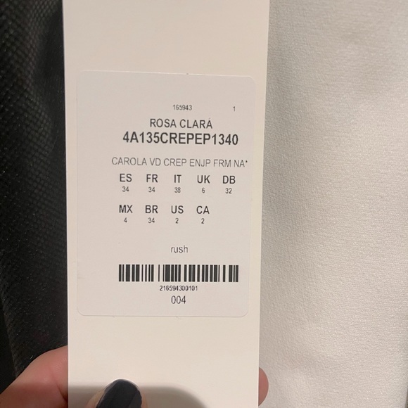 Rosa Clara Carola Wedding Gown Size 2, NWT, un-altered, never worn! - Picture 5 of 17